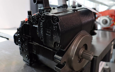 Pompa Rexroth A4VG56DA1D7/32R-NZC02F023SH-S per sollevatore Faresin