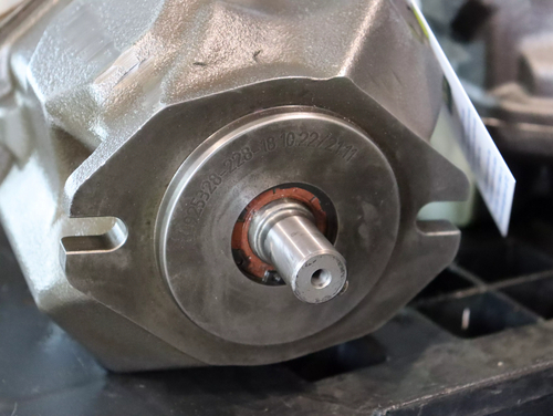 Kolben Vendita Pezzi di Ricambio Pompa per sollevatore telescopico Merlo